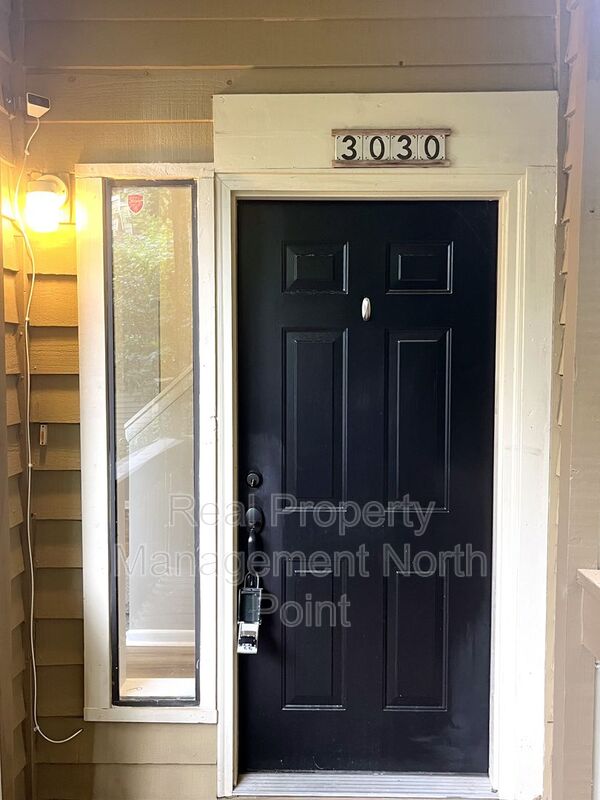 Alpharetta House: 3030 Steeplechase Dr