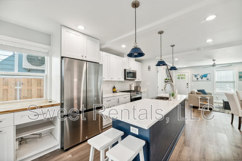 Charleston House: 111 Hanover Street