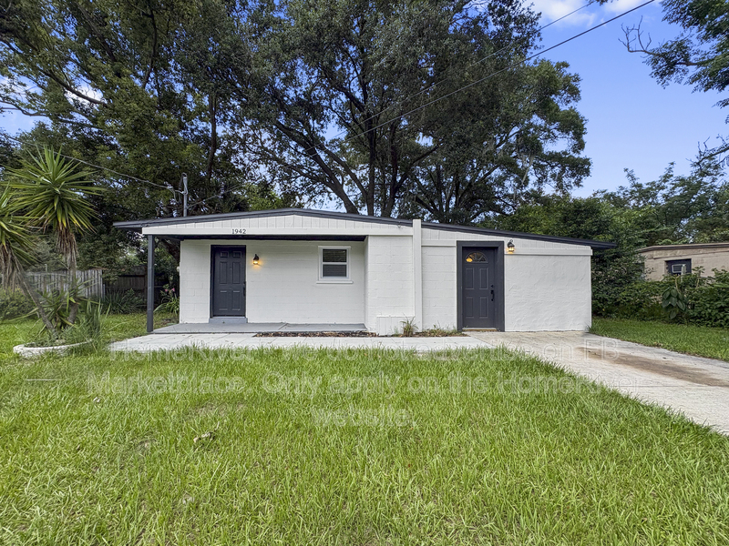 Jacksonville House: 1942 Brookview Dr S