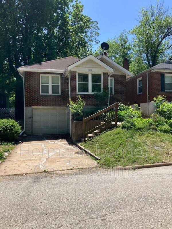 Saint Louis House: 4618 June Avenue