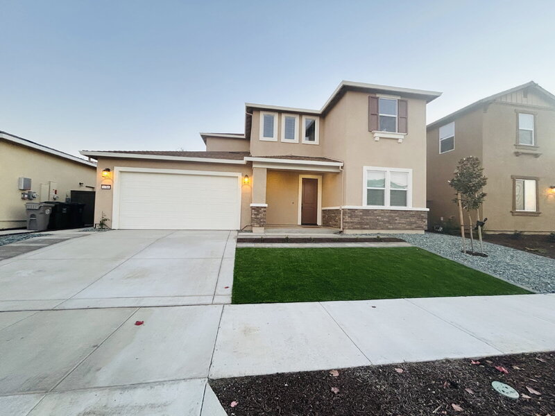 Sacramento House: 3760 Oyster Point Way