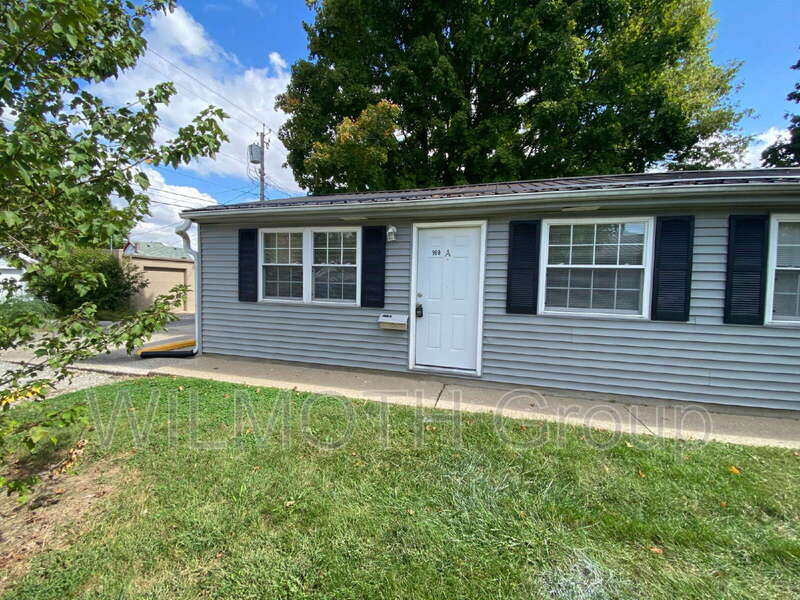 Crawfordsville Condo: 900 Sloan Street