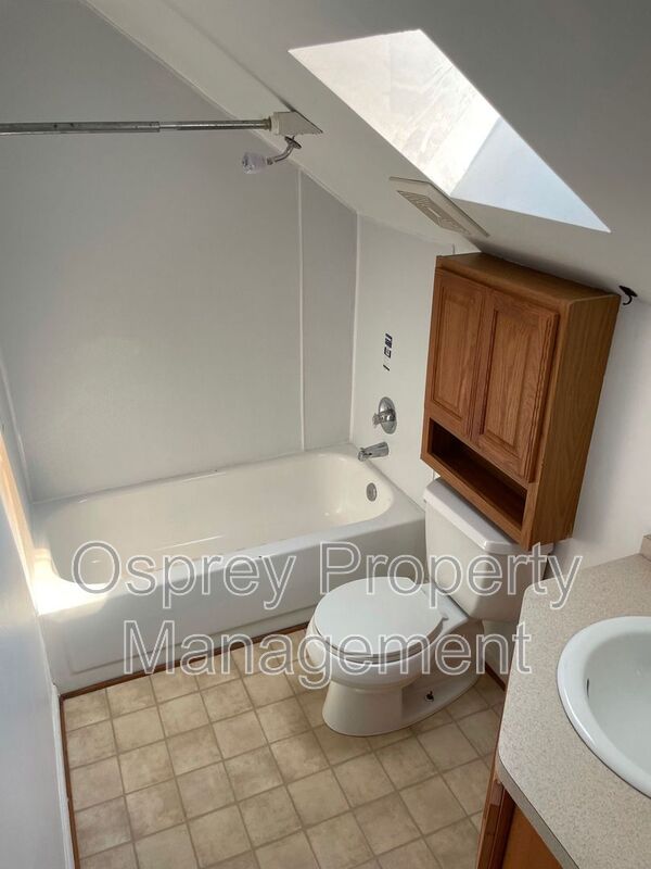 3 Bedrooms and 2.5 Bath Townhouse  ¨ASK ABOUT OUR ZERO DEPOSIT¨ - Photo 9