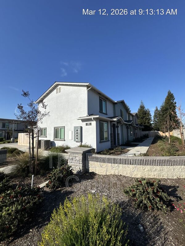 Visalia Condo: 405 S Summit Street