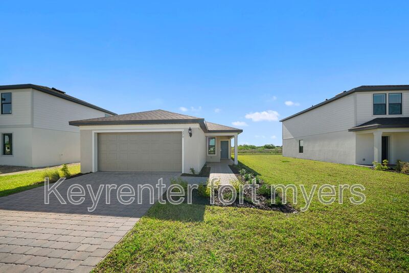 Lehigh Acres House: 270 Silent Lake Dr