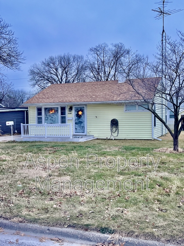 Burlington House: 1103 Hillary Avenue