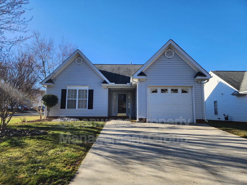 Greensboro House: 5925 Bluestem Circle