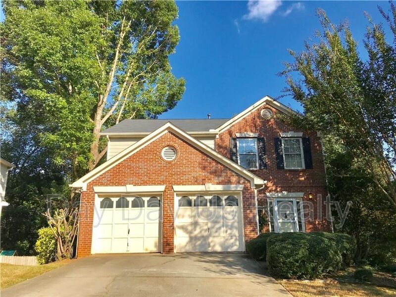duluth House: 3354 Roundfield Cir