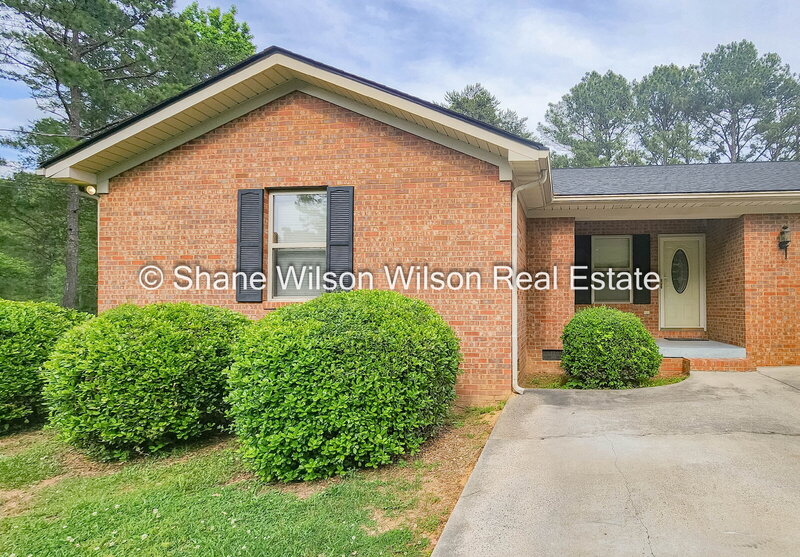 Dalton Condo: 2015 Kate Ann Drive