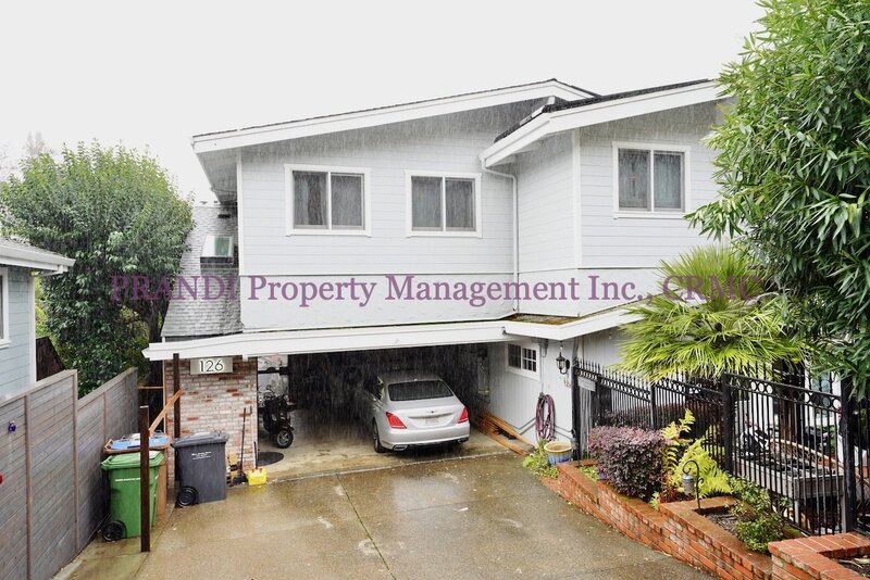 Larkspur Condo: 126 Hawthorne Ave