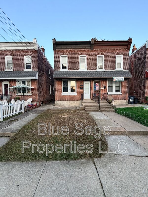 Eddystone Townhome: 758 Saville Ave