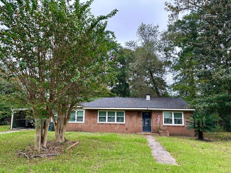 Savannah House: 3712 Oakland Ct