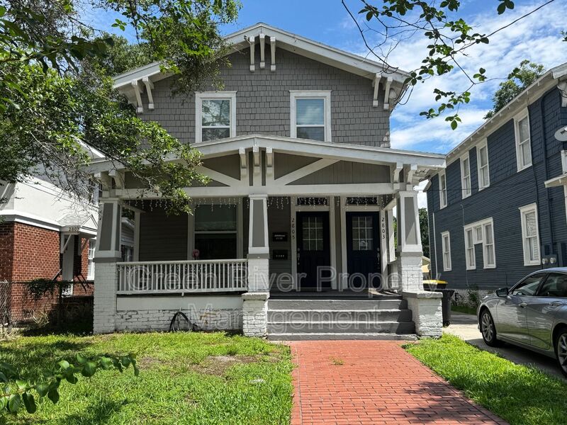 Jacksonville House: 2803 College Street