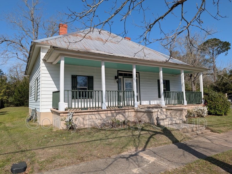 Malone House: 5443 10th Street