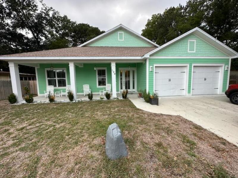 Fort Walton Beach House: 104 Second Avenue Southwest