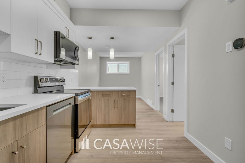 Leduc House: 1055B Berg Place