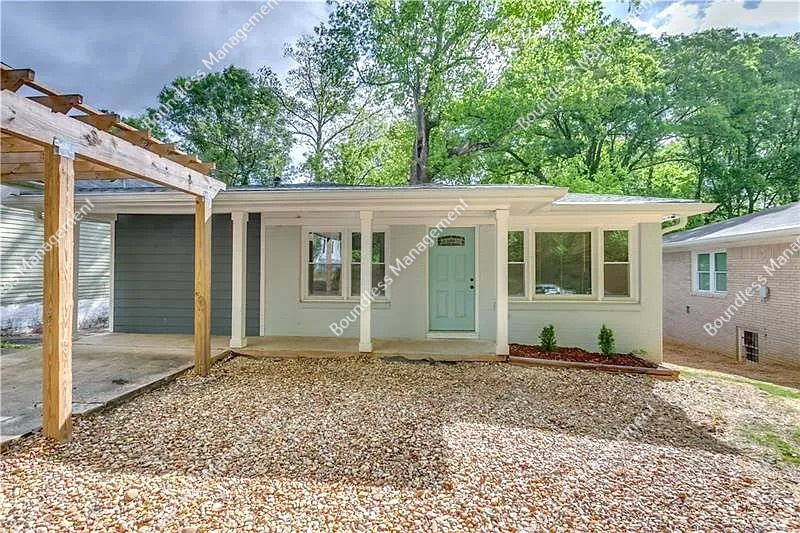 Atlanta House: 713 Church St NW