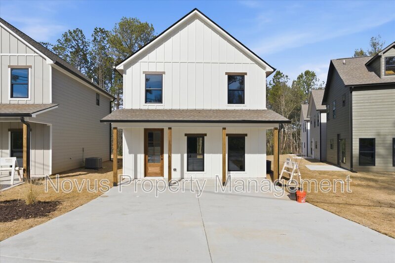 Carrollton House: 97 Carroll Circle