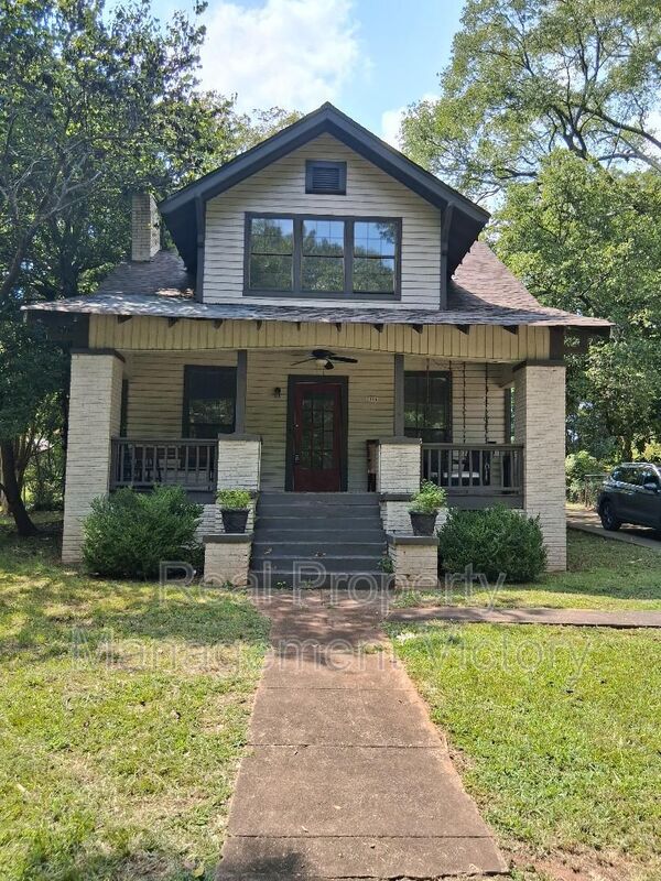 Bessemer House: 1116 potter Avenue