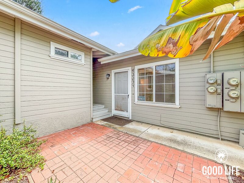 San Diego House: 4323 1/2 Cleveland Ave