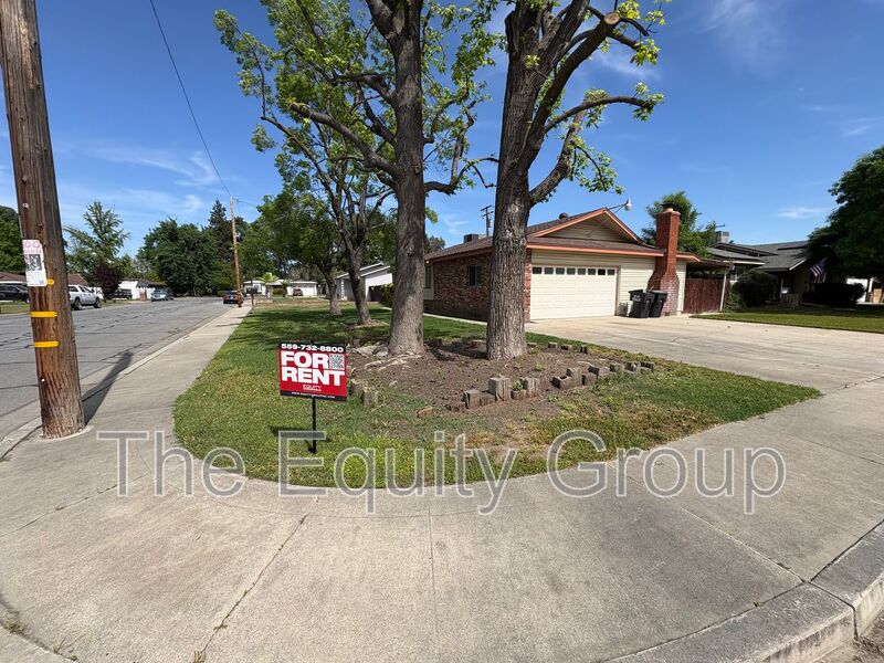 Visalia House: 1646 South Dollner Street