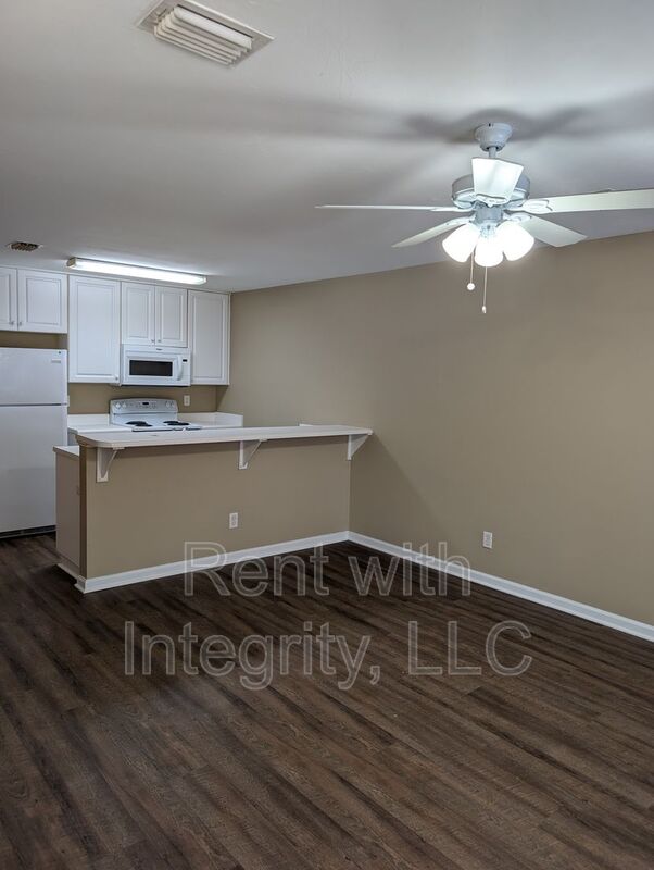 Tallahassee House: 4250 Augustus Oak Court