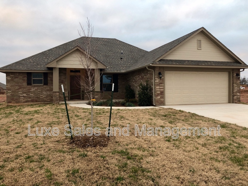 Mustang House: 1808 W. Trout Way