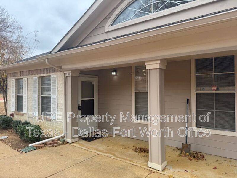 Grapevine Condo: 400 Glade Road