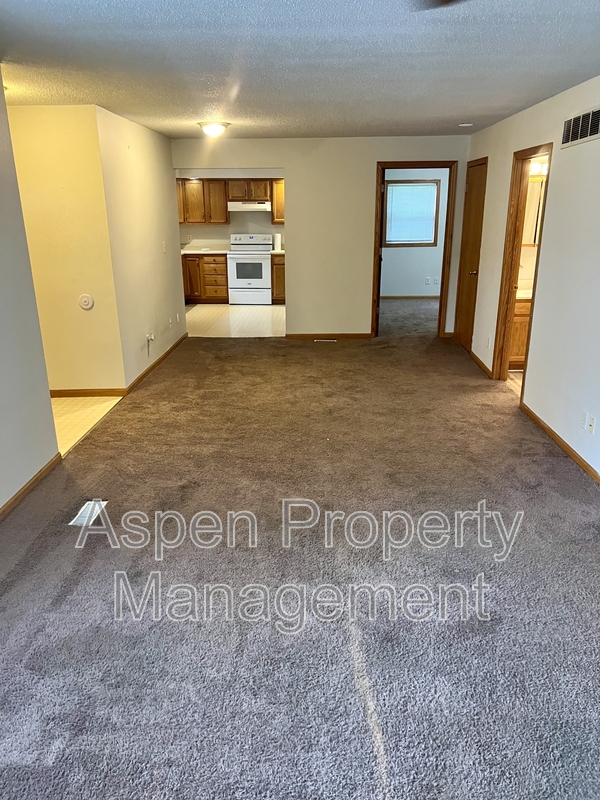 Burlington House: 917 South 3rd Street