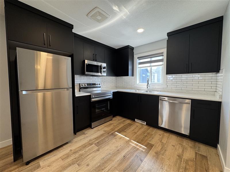 Edmonton House: 8049 Cedric Mah Road