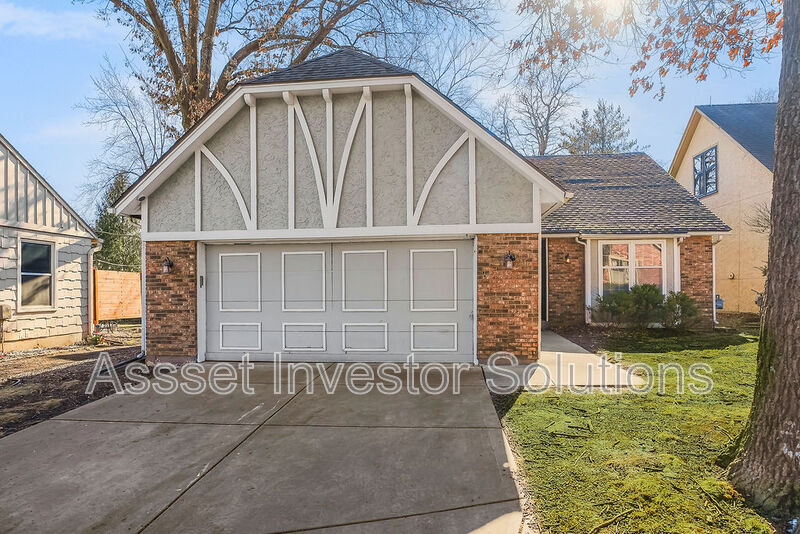 Leawood House: 11109 Delmar Ct