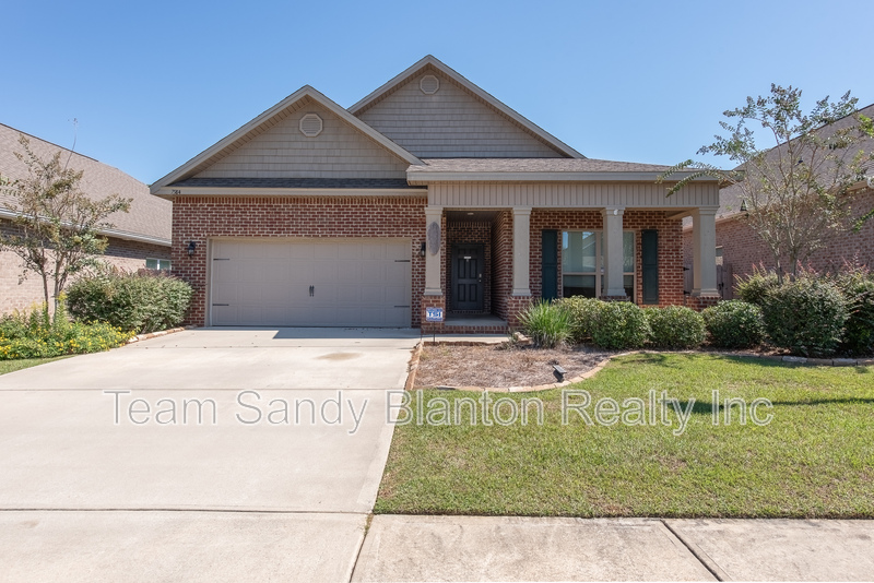 Pensacola House: 7584 Burnside Loop