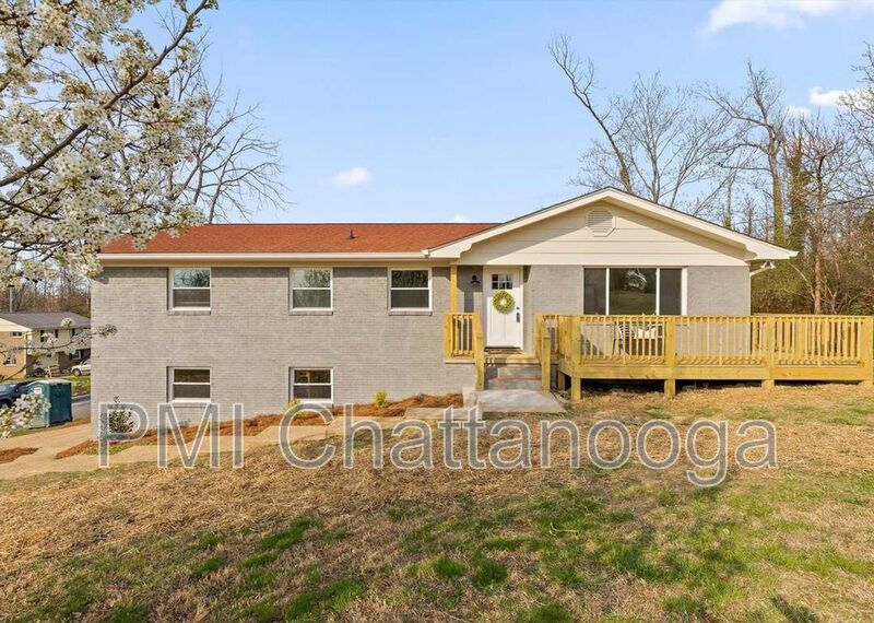 Chattanooga House: 2301 Arroyo Dr.