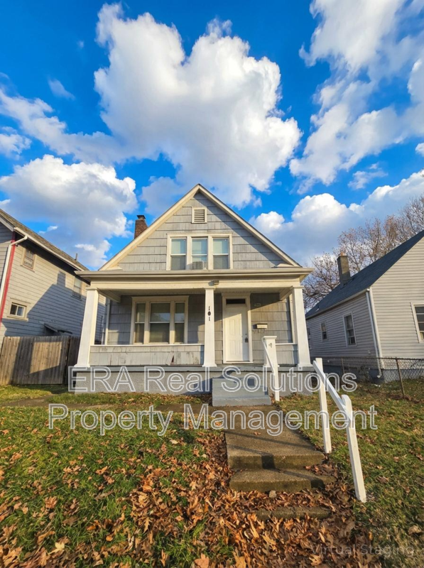 Columbus House: 101 N. Oakley Avenue