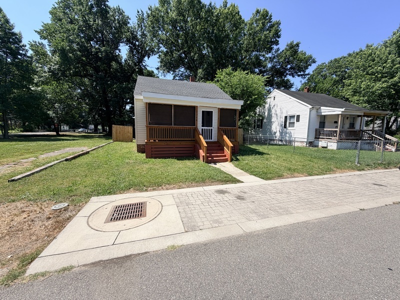 Richmond House: 2302 Concord Ave