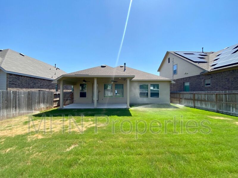BEAUTIFUL one-story 3 bed/2 bath home in desirable Davis Ranch, in the Far West side. - Preview 22