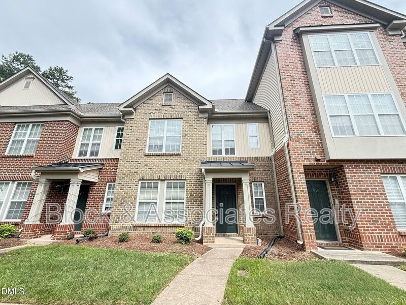 Raleigh House: 9911 Cleaver Ct