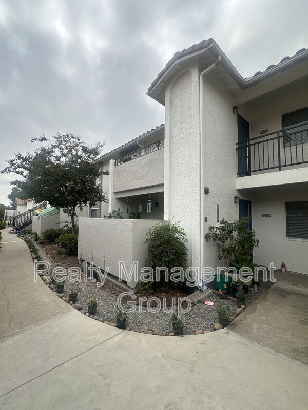 La Mesa Condo: 5417 Lake Murray Boulevard