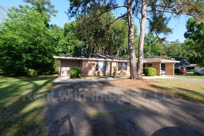 Tallahassee House: 2434 Atlas Road
