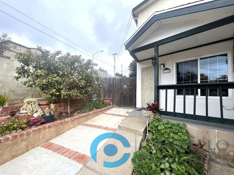 Lemon Grove Townhome: 8200 Lemon Grove Way