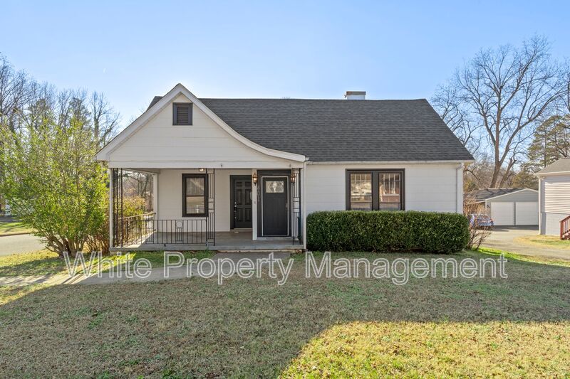 China Grove House: 401 W Ketchie Street