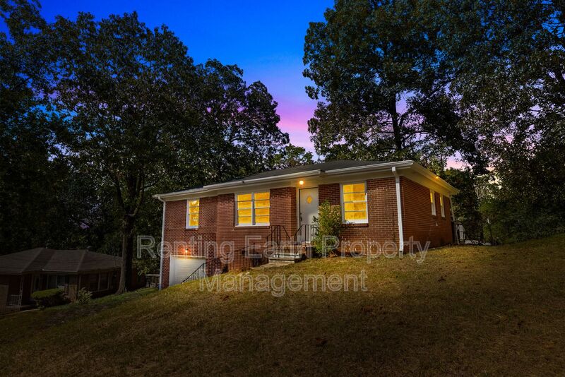 Birmingham House: 1016 Belle Meade Dr