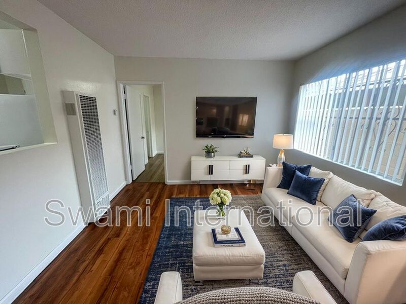 Hawthorne Condo: 12620 Oxford Ave.