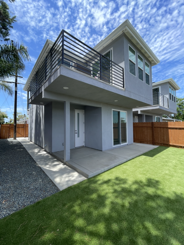 San Diego Townhome: 4327 Clairemont Drive