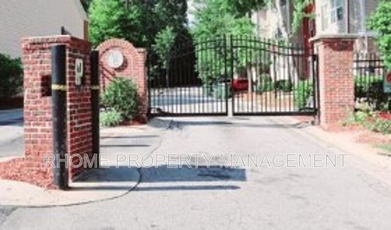 Atlanta House: 756 Celeste Lane