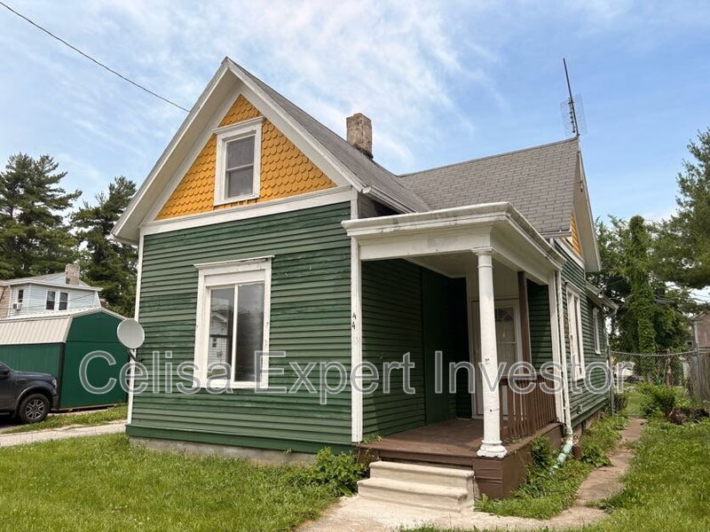 Fort Wayne House: 448 West Wildwood Avenue