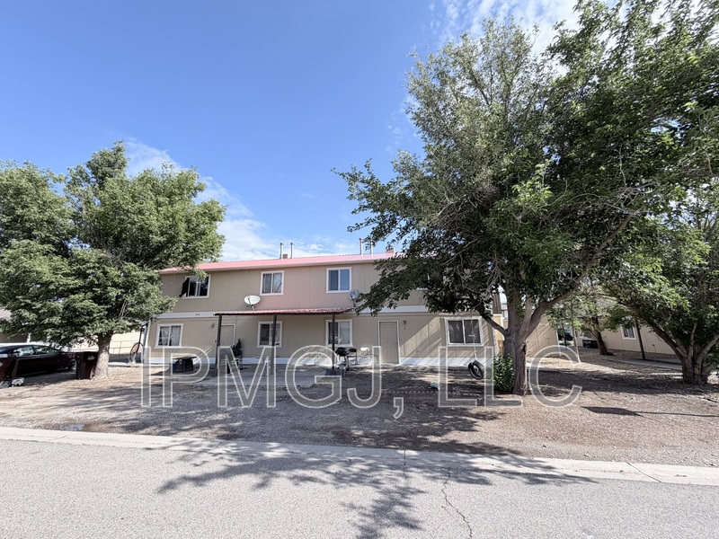Clifton House: 3246.5 Downey Ct - 3