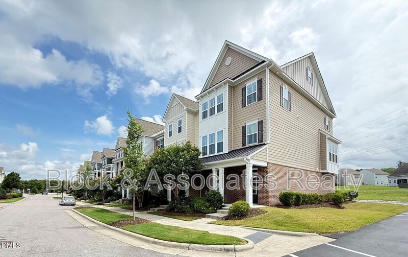 Wake Forest House: 537 Austin View Blvd