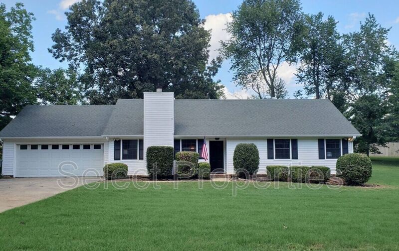 Jonesboro House: 606 Shadow Ridge Dr