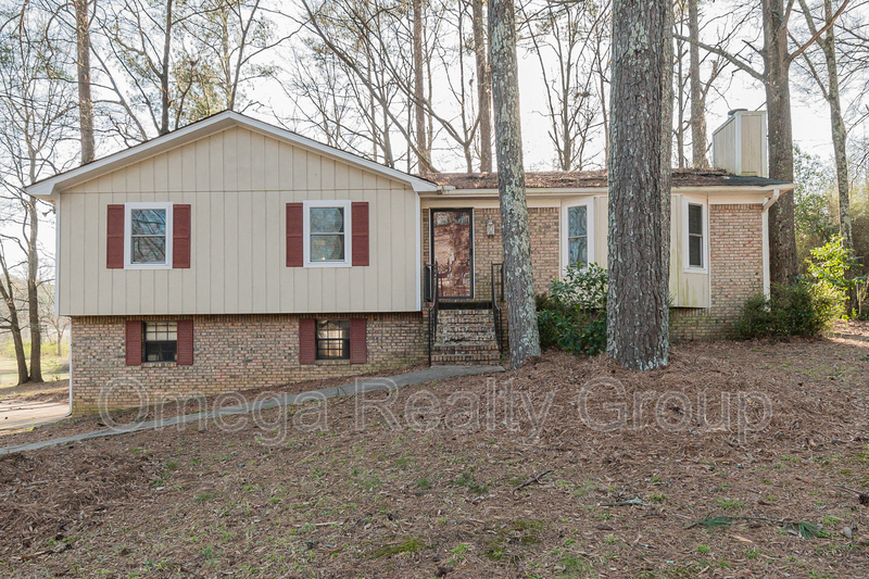Pinson House: 2504 Beechwood Trl